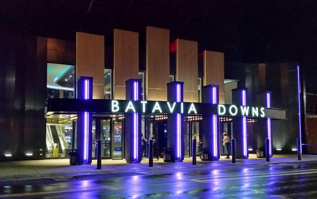 Hotel At Batavia Downs Екстериор снимка